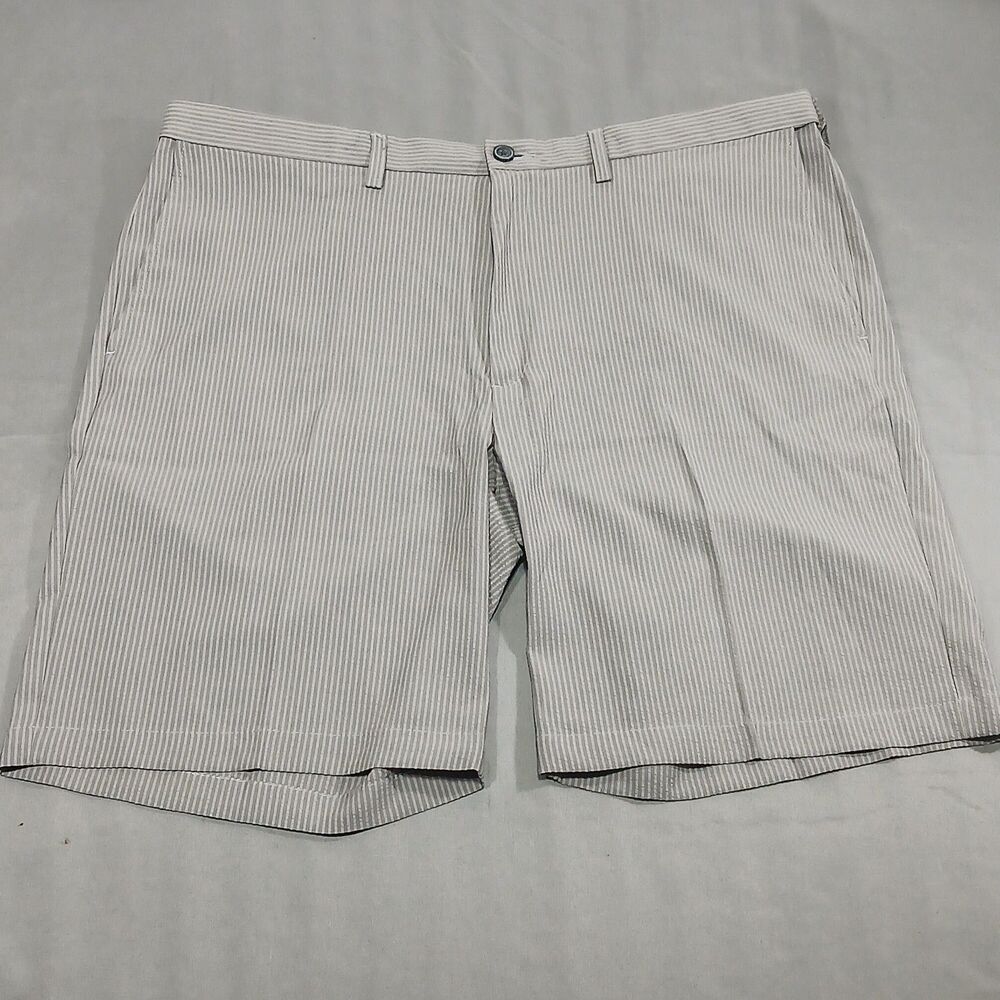 Haggar Cool 18 Mens 42 Gray Seersucker Stripe Flat Front Polyester Golf Preppy